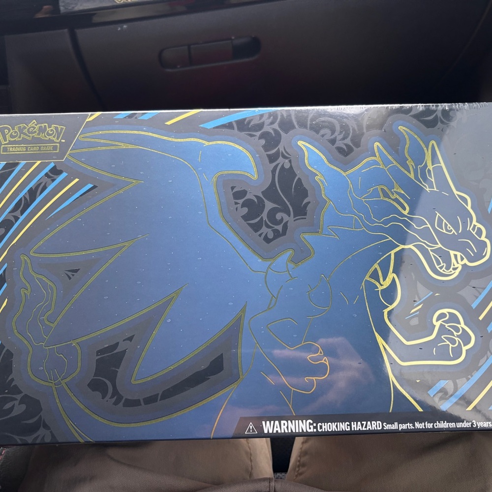 Pokemon Charizard x upc